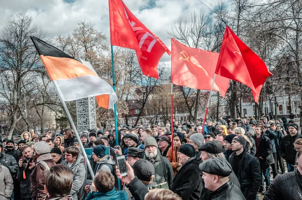 PENZA, RUSSIA - 26 marzo 2017: protesta anticorruzione in Russia. La gente di Penza è venuta a un incontro di massa a sostegno di Alexei Navalny — Foto Stock