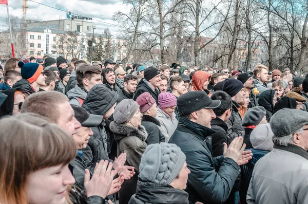 Penza, Російська Федерація - 26 березня 2017: Трансляція мітингу в Росії — стокове фото