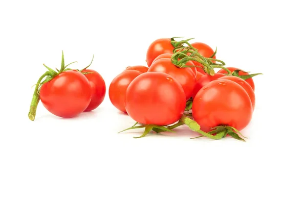 Tomaat geïsoleerd op een witte achtergrond met uitknippad — Stockfoto