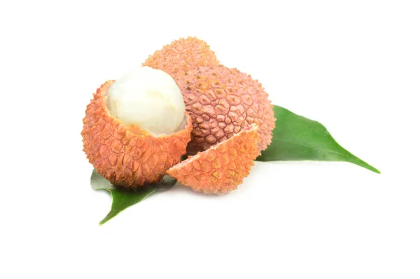 Litchi isolado em um recorte de fundo branco — Fotografia de Stock