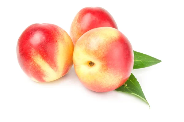 Beautiful ripe peaches on a white background. Clipping path — Stock Photo, Image