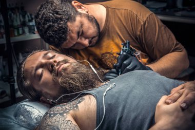 Profesyonel tattooer oluşturmak dövme tattoo studio