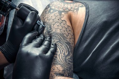 Profesyonel dövmeci dövme tattoo studio yapma
