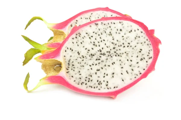 Fruto del dragón aislado sobre un corte de fondo blanco —  Fotos de Stock