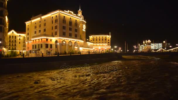 Nacht rosa khutor und mzymta Fluss — Stockvideo