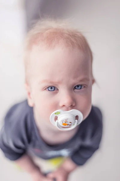 Lovely babymeisje — Stockfoto