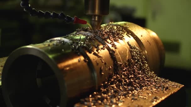 Drill press foratura di un pezzo di acciaio — Video Stock