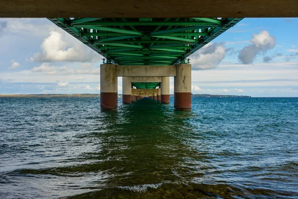 Onder Mackinac Bridge, Mackinaw City, Mi, Verenigde Staten — Stockfoto