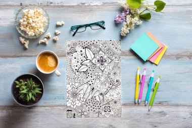 Yetişkin renklendirme kitaplar, yeni stres giderici eğilim