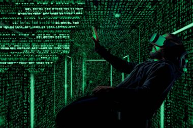 Genç hipster sanal gerçeklik gözlüklü adam sakallı. Sanal veri kavramı.