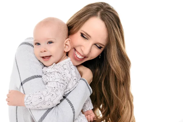 Feliz Madre Abrazando Adorable Hijo Pequeño Familia Feliz Retrato Madre —  Fotos de Stock