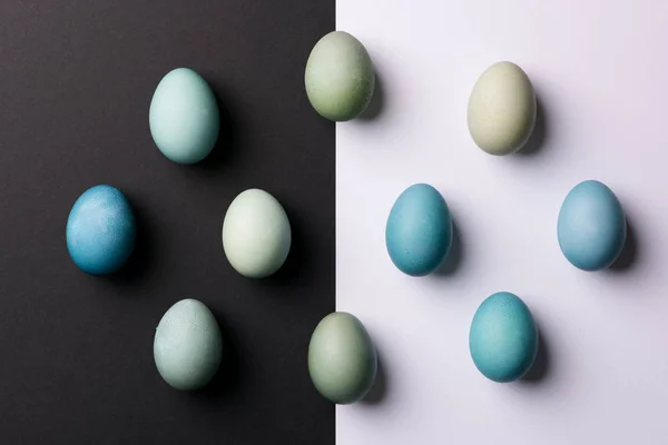 Feliz Pascua Fondo Blanco Negro Pintado Mano Huevos Pascua Azul — Foto de Stock