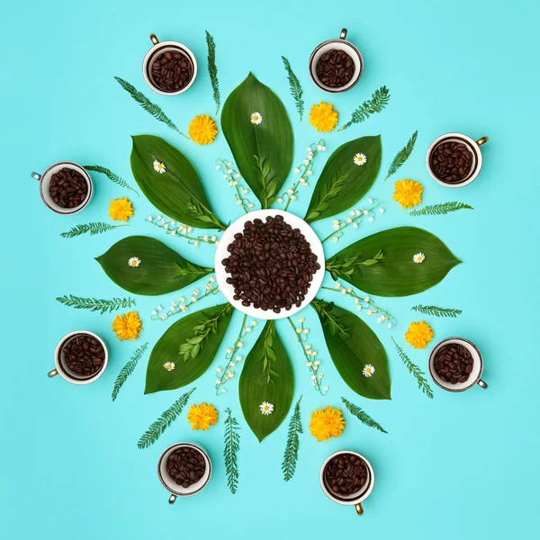 Granos Café Creativos Con Flores Color Pastel Mandala Fondo Arte — Foto de Stock