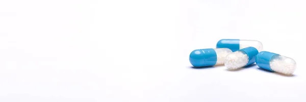 Λευκό Και Μπλε Φάρμακα Κάψουλες Άσπρο Φόντο Φαρμακευτική Αγωγή Και — Φωτογραφία Αρχείου