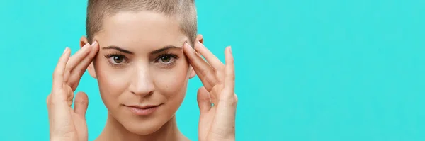 Attractive Mid 30S Woman Touching Her Temples Pulling Skin Back — Stock Photo, Image