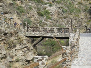 Büyülü köprü geçiş