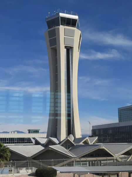 Wieża kontrolna na lotnisku w Maladze — Zdjęcie stockowe