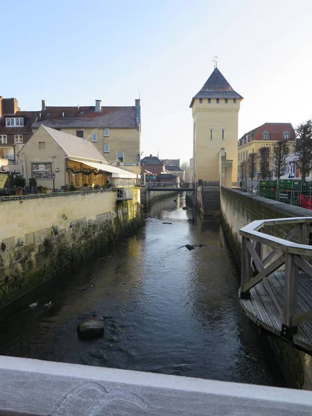 Alte holländische Gebäude Fluss in Valkenburg — Stockfoto