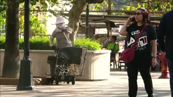 Hong Kong Asia Oriental Noviembre 2019 Limpiadora Callejera Femenina Trabajando — Vídeo de stock