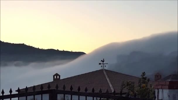 早朝アンダルシアの谷の低雲 — ストック動画
