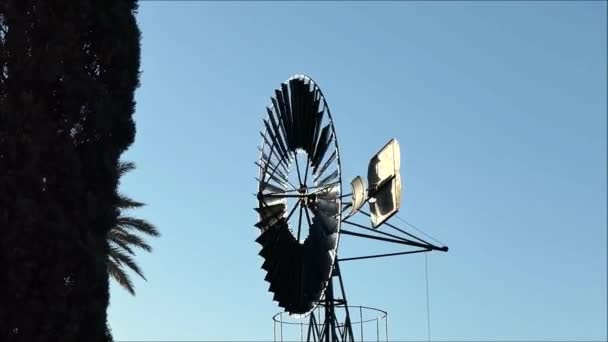 Antiguo Molino Viento Hierro Cerca Alora Andalucía — Vídeo de stock