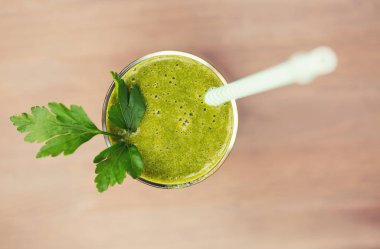 Maydanoz ile yeşil smoothie