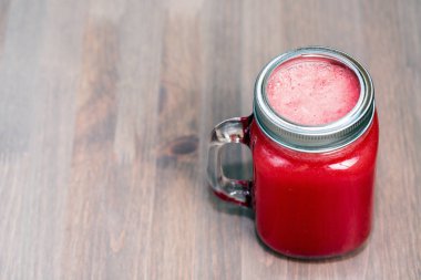 Karpuz güler yüzlü bir mason kavanoza