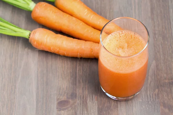 健康的胡萝卜果汁一杯 — 图库照片