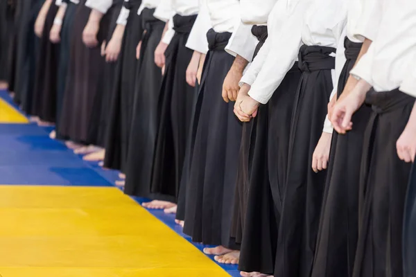 武道修行の際の着物・袴の人々 — ストック写真