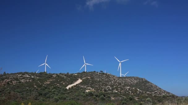 Windmühlenpark. grüne Energie — Stockvideo