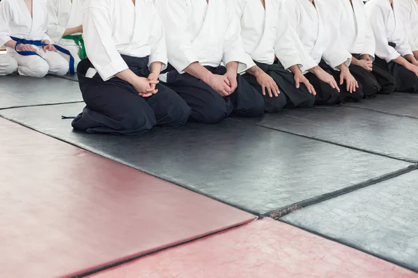 People in kimono and hakama on martial arts training — Stock Photo, Image