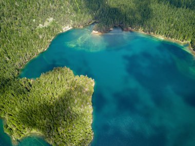 Durmitor Milli Parkı 'nda Kara Göl hava fotoğrafı