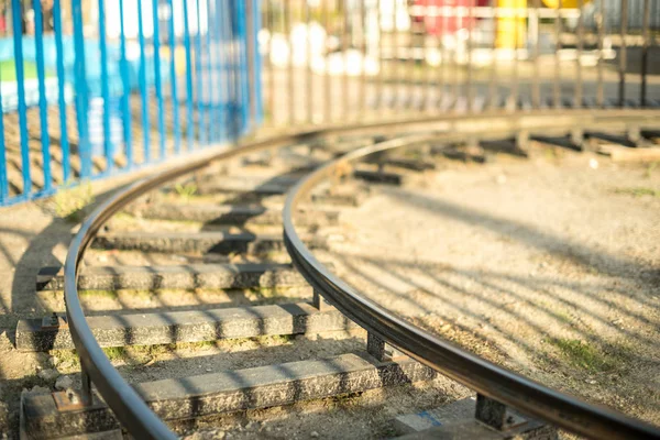 Detalhes de trilhos de trem para crianças pequenas — Fotografia de Stock