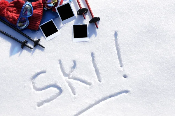 Ski écrit dans la neige — Photo