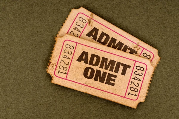 Kullanılan eski yırtık bir bilet itiraf — Stok fotoğraf