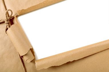 Kahverengi kağıt paketi arka plan yırtılmış