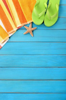 Yaz plaj nesneleri sınır, flip floplar, kopya alanı, dikey, b