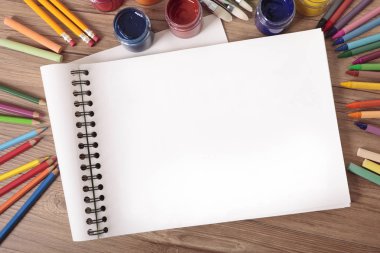 Kitap ön kapağı dik