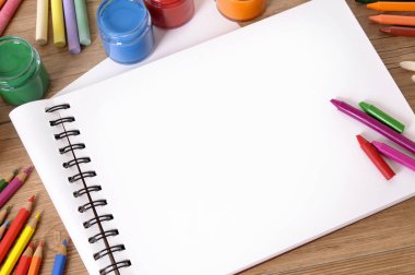 Kitap ön kapağı dik