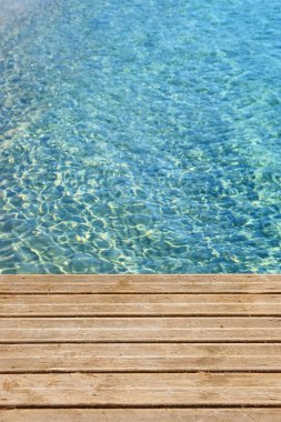 Ahşap tahta güverte ile okyanus