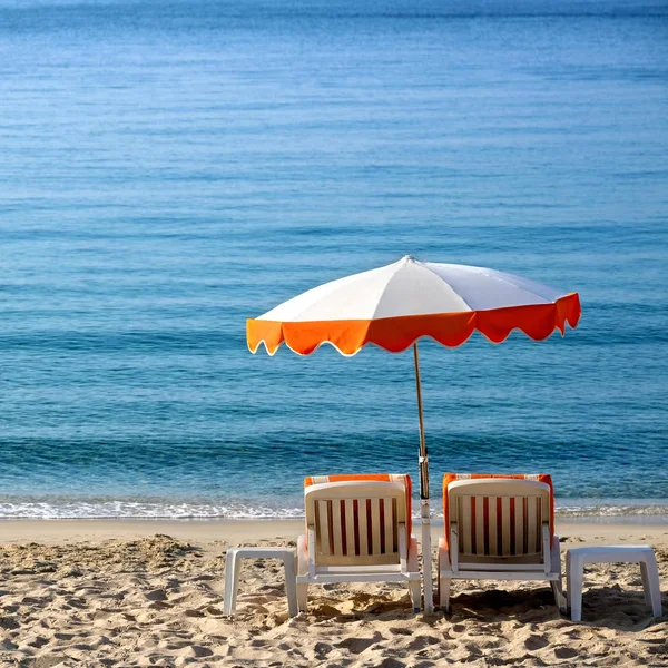 加勒比海滩阳光伞 — 图库照片
