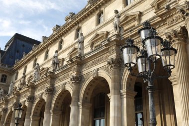 Louvre Müzesi'nde Rönesans mimarisi
