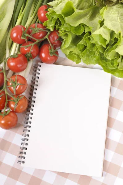 Salad with blank recipe book — Stock Photo, Image