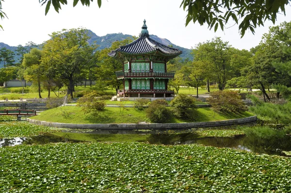 Asian palace or temple pagoda — Stock Photo, Image