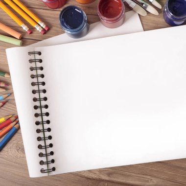 Okul kitabı masası.