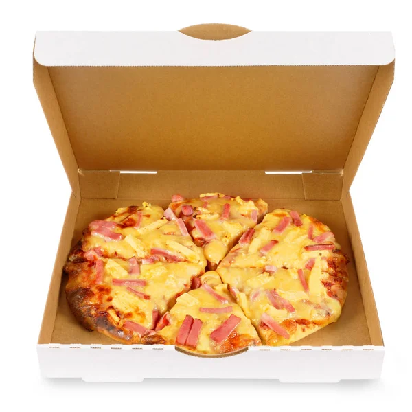 Hawaiian pizza i vanlig vit ruta — Stockfoto