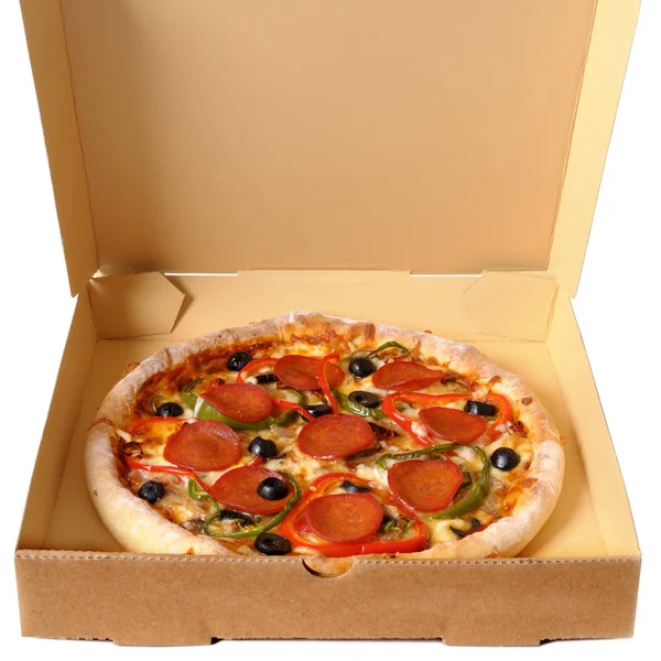 Pizza de Pepperoni recién horneada en una caja de entrega . — Foto de Stock