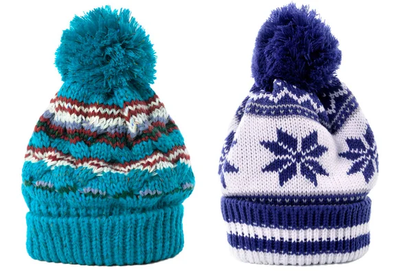 Dos gorro de esquí de punto de invierno aislado blanco — Foto de Stock