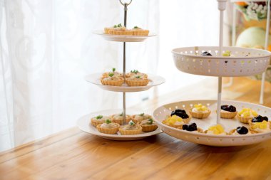 şekerli tatlı pasta stand 