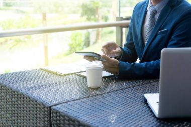 işadamı ya da doğal duygu yakınındaki işyeri dışında çalışma 